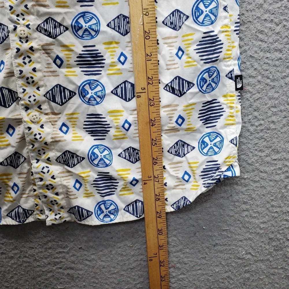 The North Face Shirt Mens Medium Multi Geometric Short Sleeve Collared Button Up